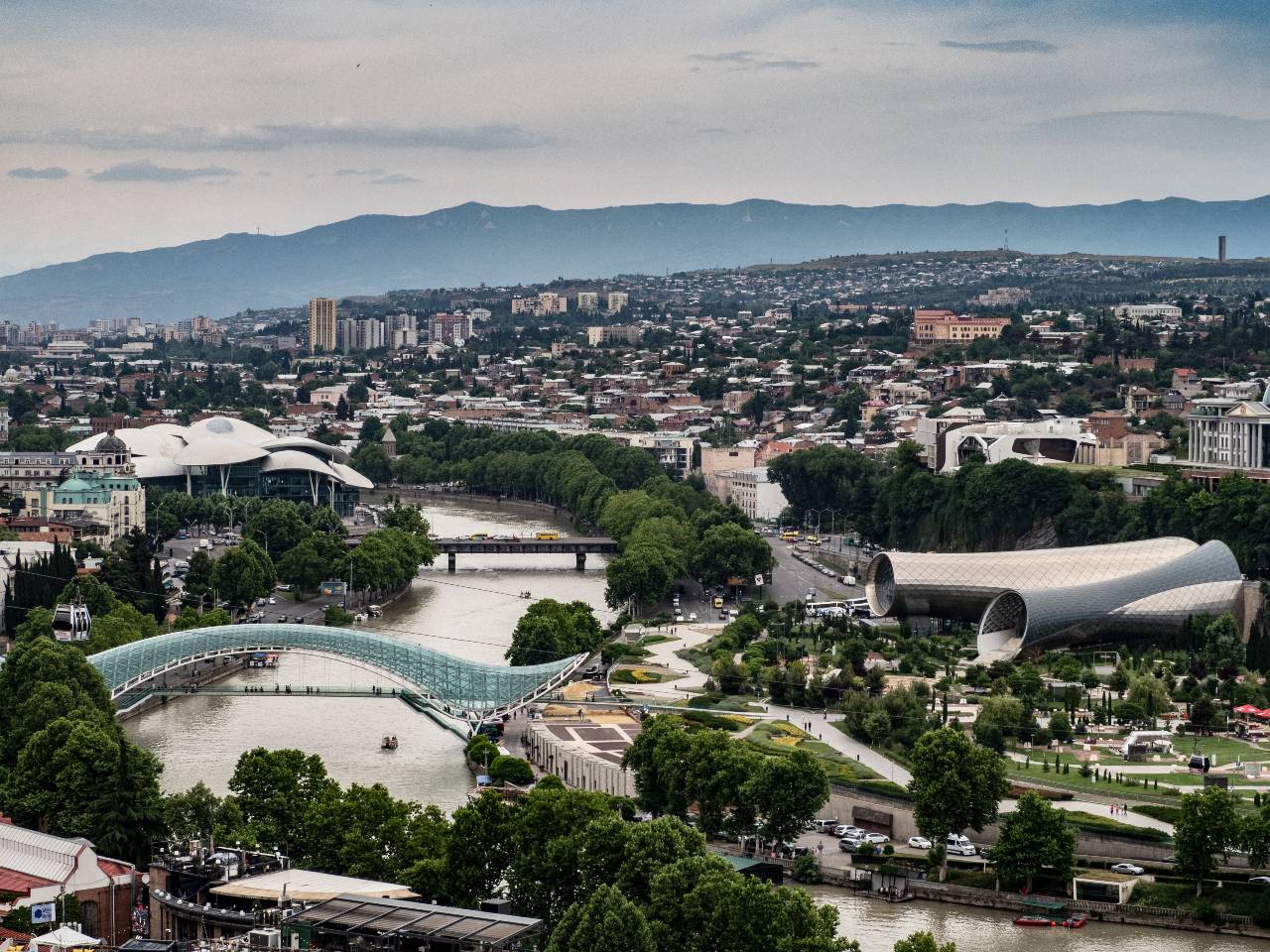 Moderne Gebäude in Tiflis Georgien